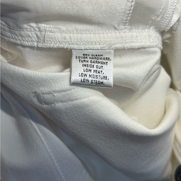 St. John Yellow Label Crystal Pocket in Jeans in White, size 8 New with tags - Picture 5 of 13